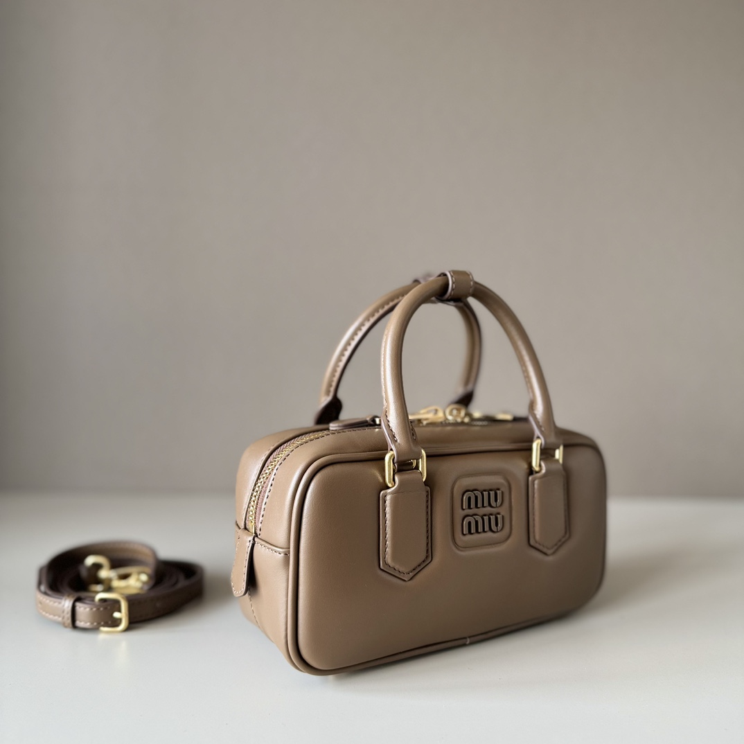M1um1u Top Handbags-22X10.5X7.5CM