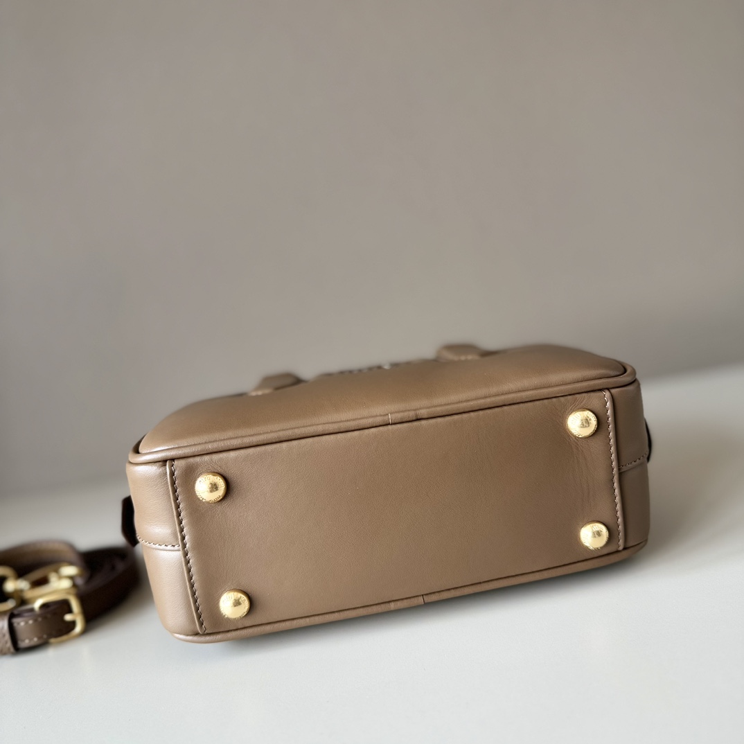 M1um1u Top Handbags-22X10.5X7.5CM