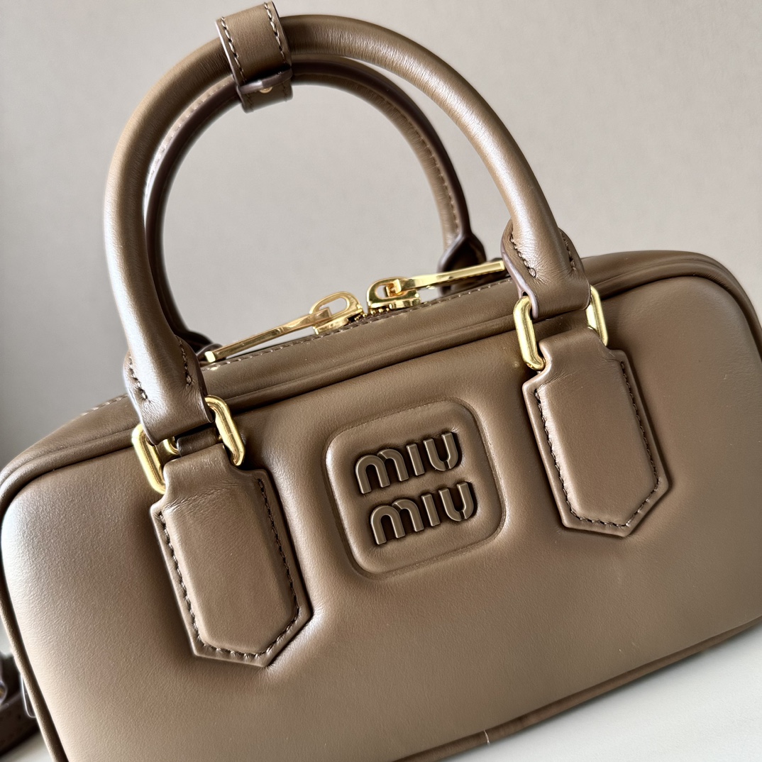 M1um1u Top Handbags-22X10.5X7.5CM