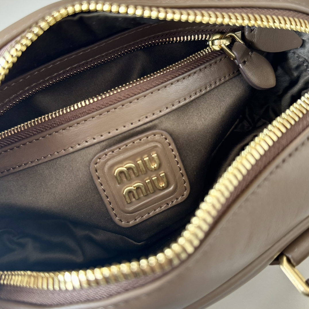 M1um1u Top Handbags-22X10.5X7.5CM