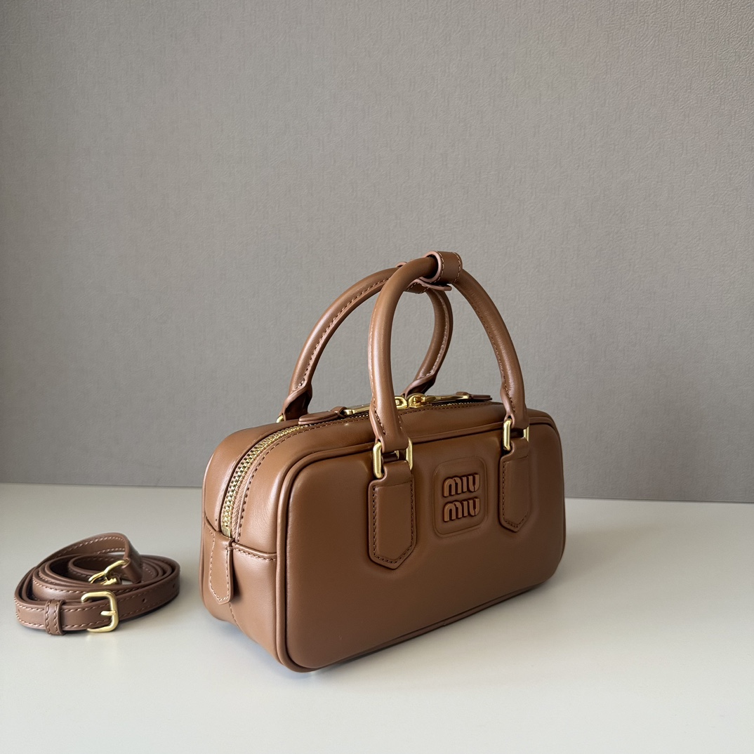 M1um1u Top Handbags-22X10.5X7.5CM