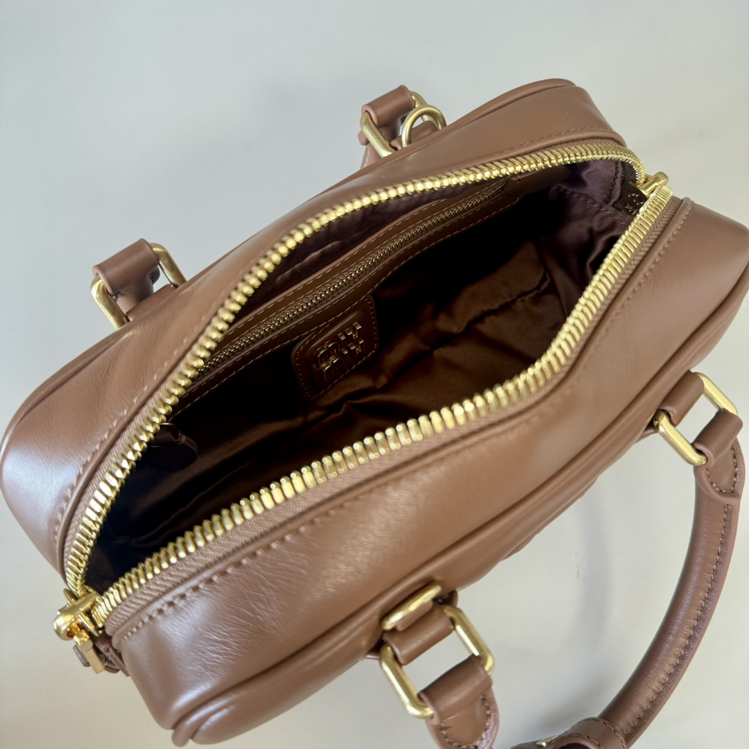 M1um1u Top Handbags-22X10.5X7.5CM