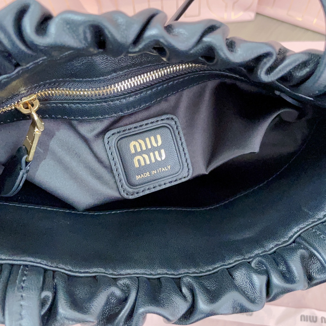 M1v M1v joie leather bag--28 x31cm