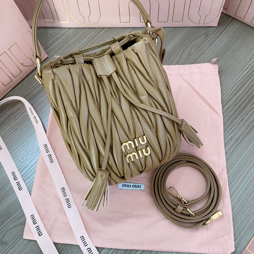 M1um1u Matelasse Bucket-17X15X10CM