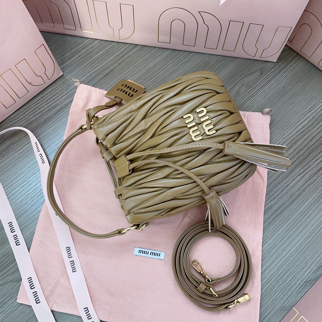M1um1u Matelasse Bucket-17X15X10CM