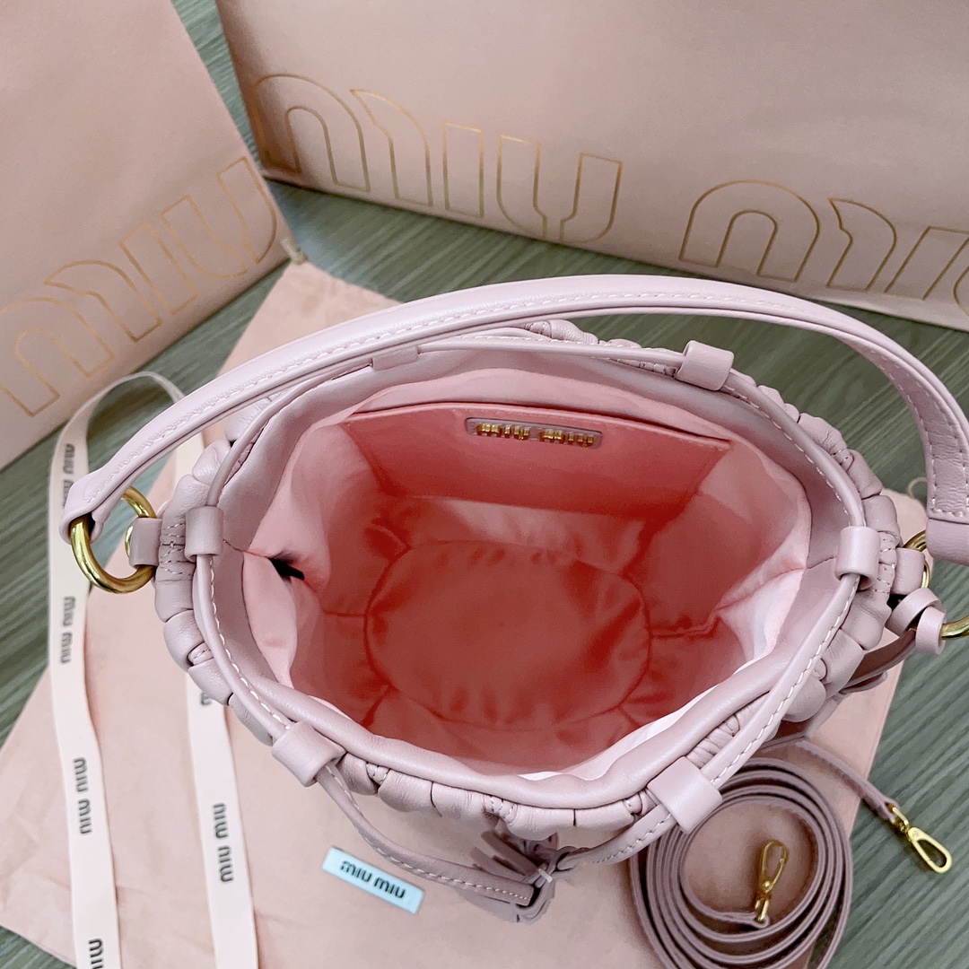 M1um1u Matelasse Bucket-20X18X14CM