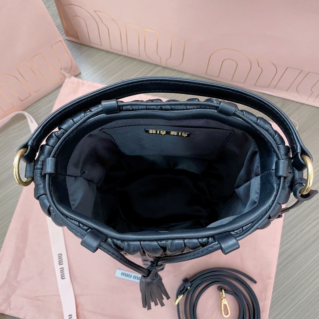M1um1u Matelasse Bucket-20X18X14CM