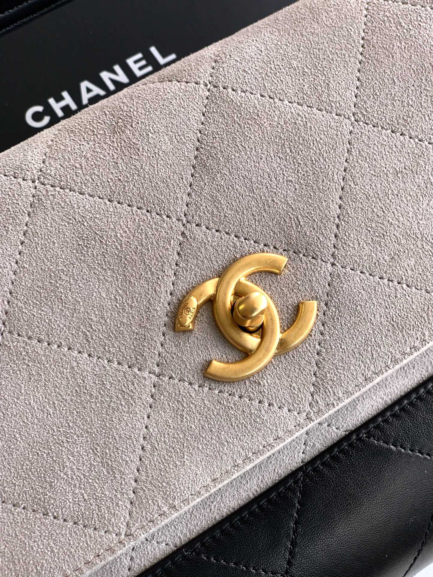 Ch@nel Flap Bag-18x29 x8CM