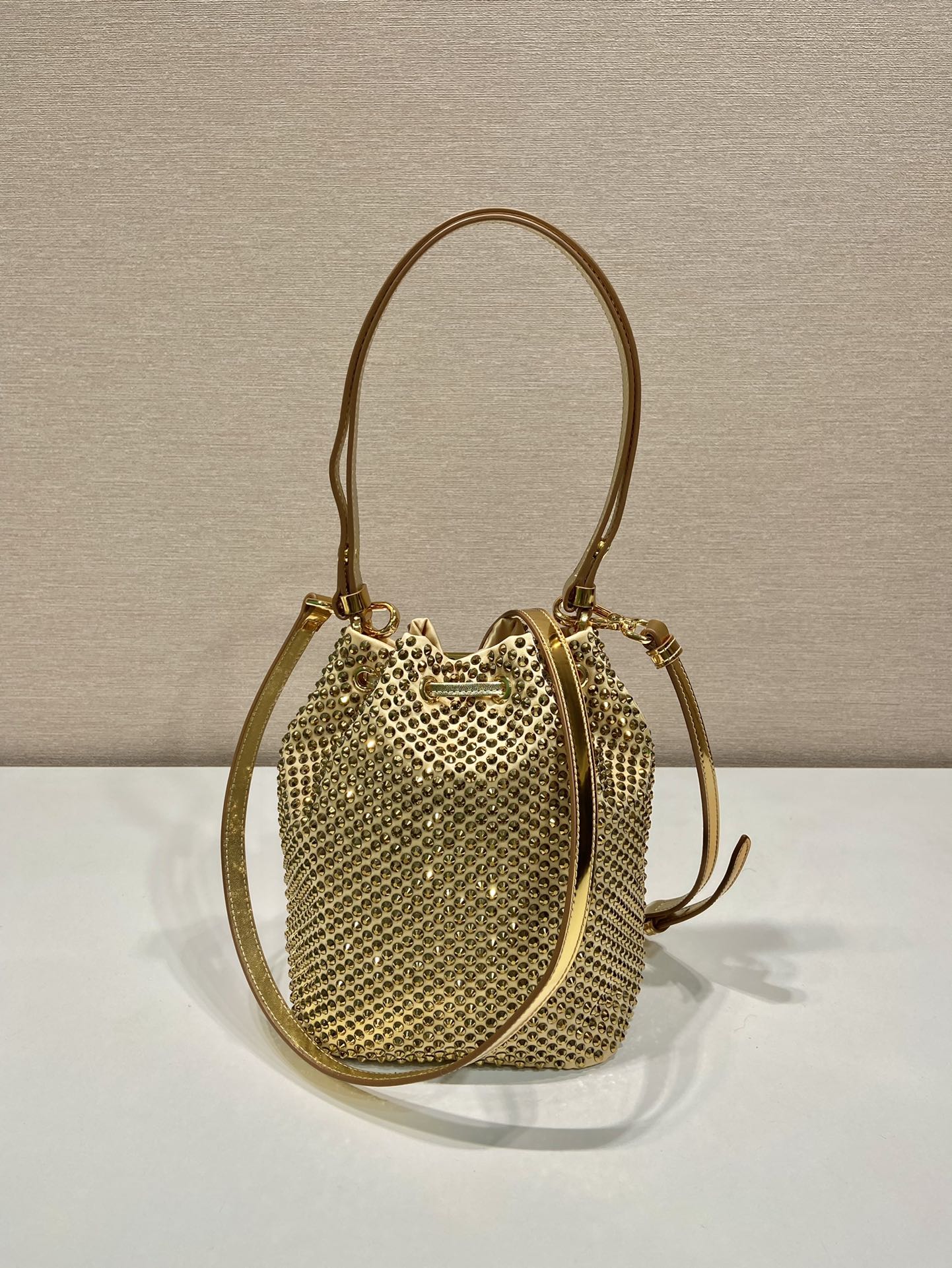 Pra*a 1BE067 Bucket Bag-16*21*10CM