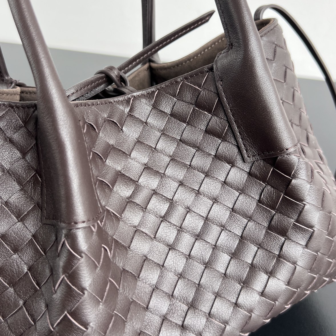 B0tt*ga Ven*ta Burgundy Pinacoteca Reversible Tote -24*15*12CM