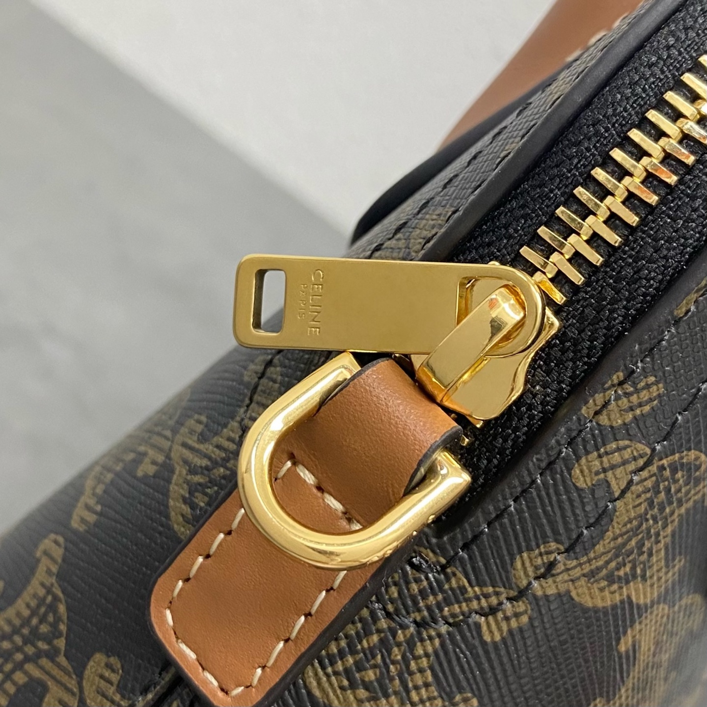 Celin* Teen Honorine Bag in Triomphe Canvas and Calfskin-22x17.5x9.5CM