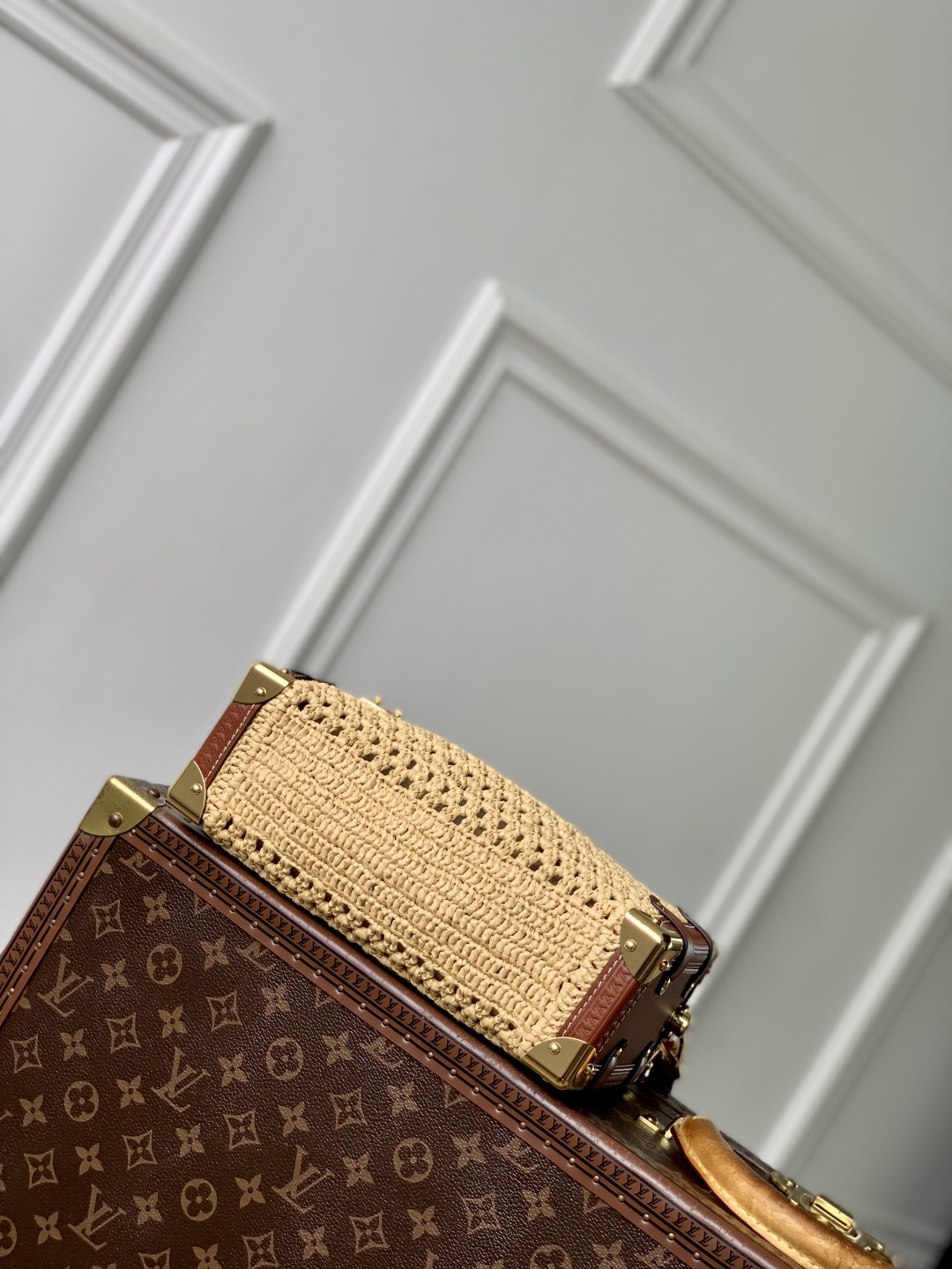 L0vis Vvtt0n Side Trunk -M14606-16 x 8.5 x 23.5CM