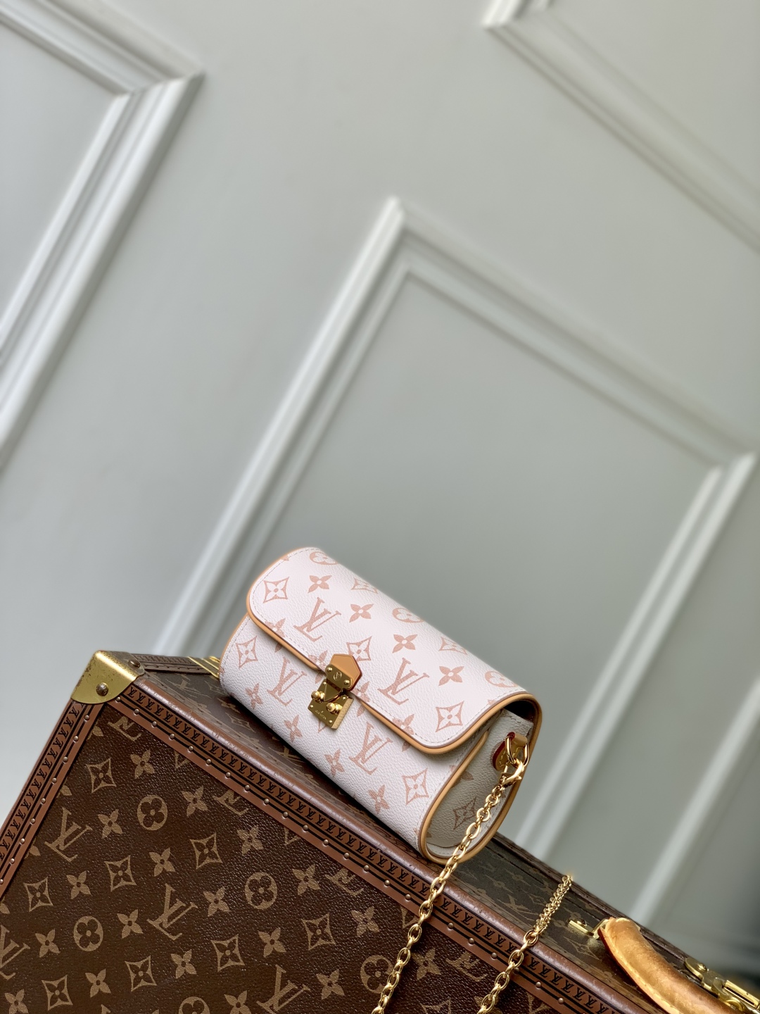 LV Pochette Camille Monogram - Women-M13566-11 x 6 x 20.5CM