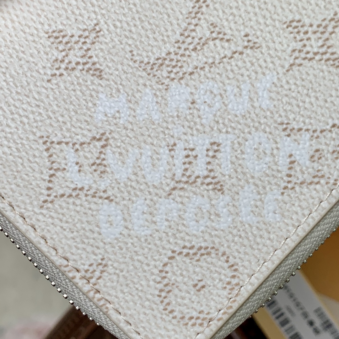 l0vis Vvtt0n zippy wallet-19.5× 10.5x 2.5cm