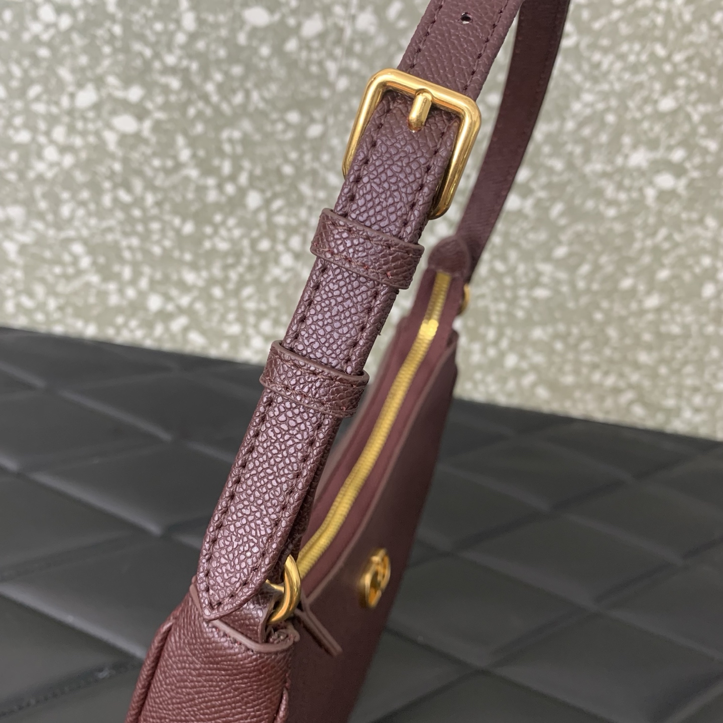 Va1e*ntin0 Garavani VLogo Signature-20*12*4CM