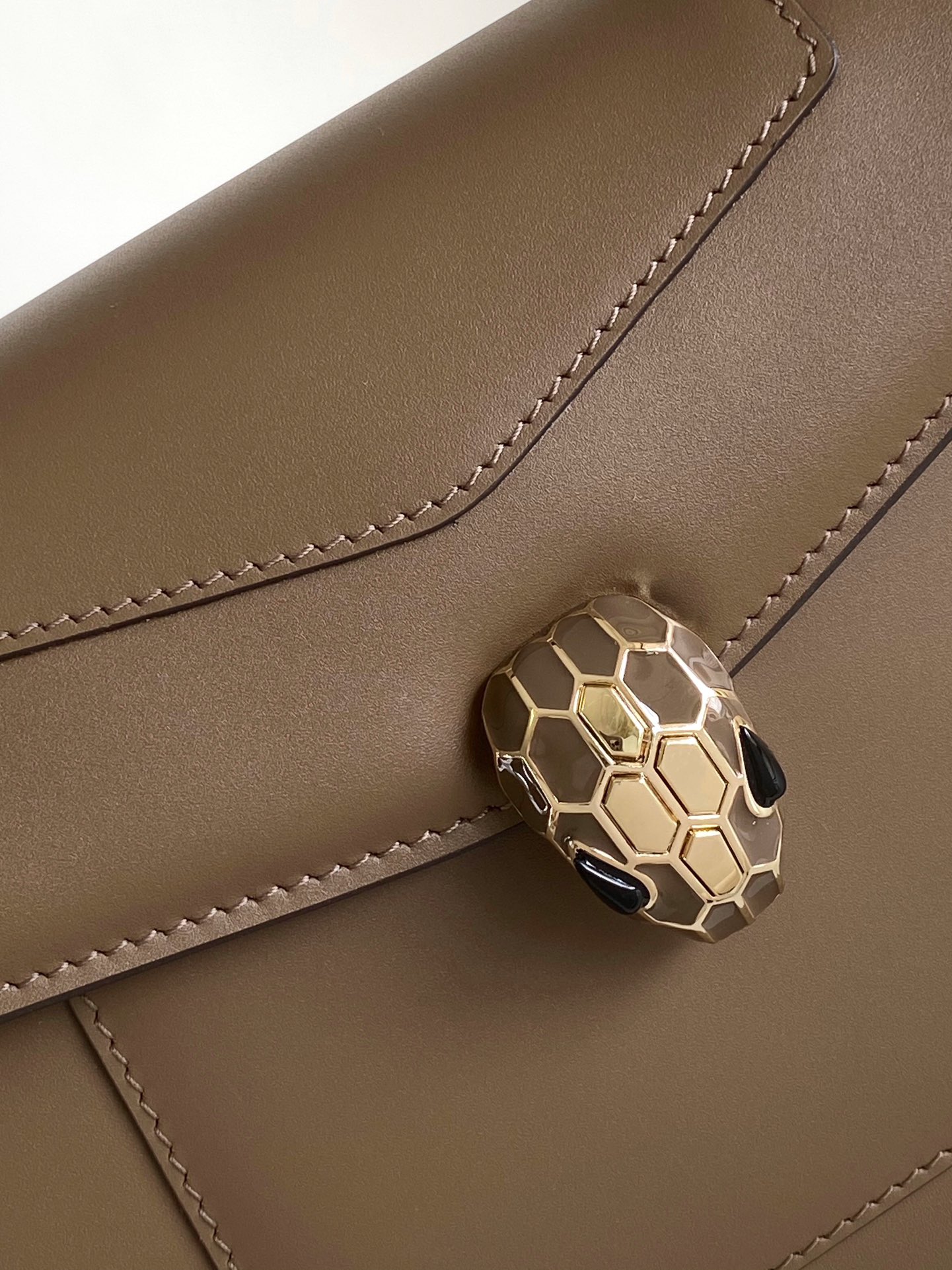 Bv1g*ai Serpenti Forever Bag-20.5X 15X 9CM