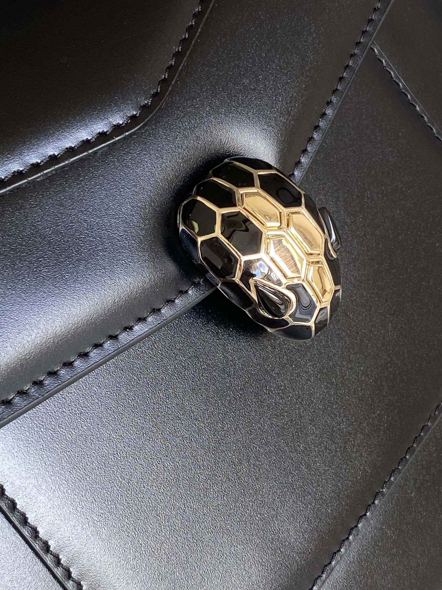 Bv1g*ai Serpenti Forever Bag-20.5X 15X 9CM