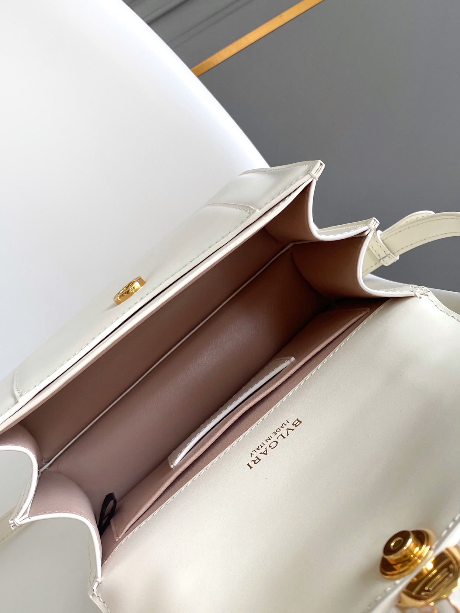 Bv1g*ai serpenti forever bag-20.5x 15x 9cm