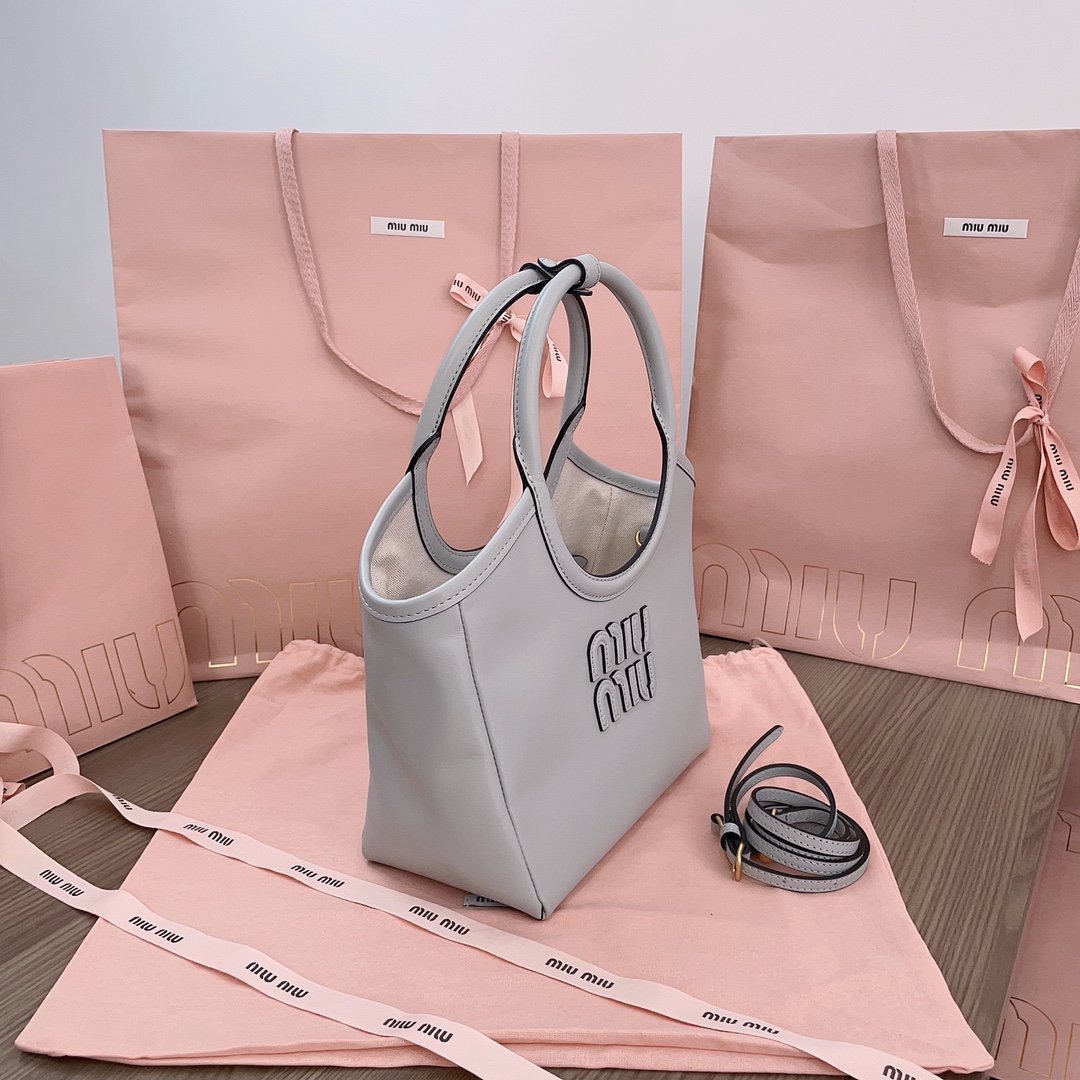 M1um1u Lvy Tote-23X13X7CM