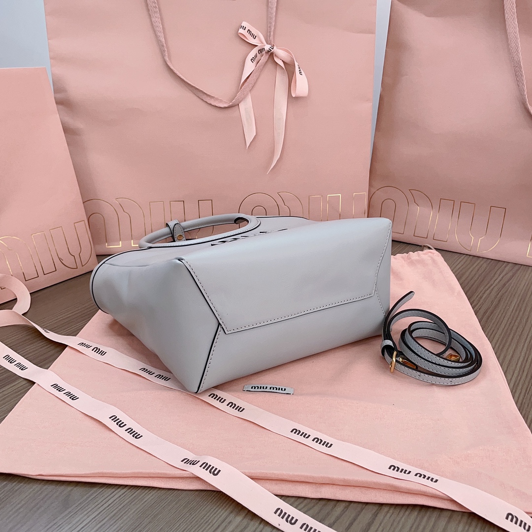 M1um1u Lvy Tote-23X13X7CM