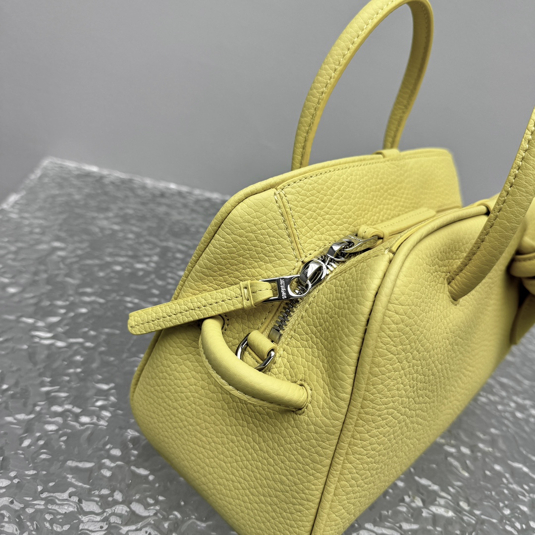 Jacquemus Le Turismo Bag-26*17*11CM
