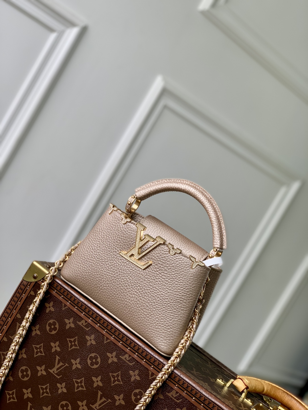 L0vis Vvtt0n Capucines Handlebag