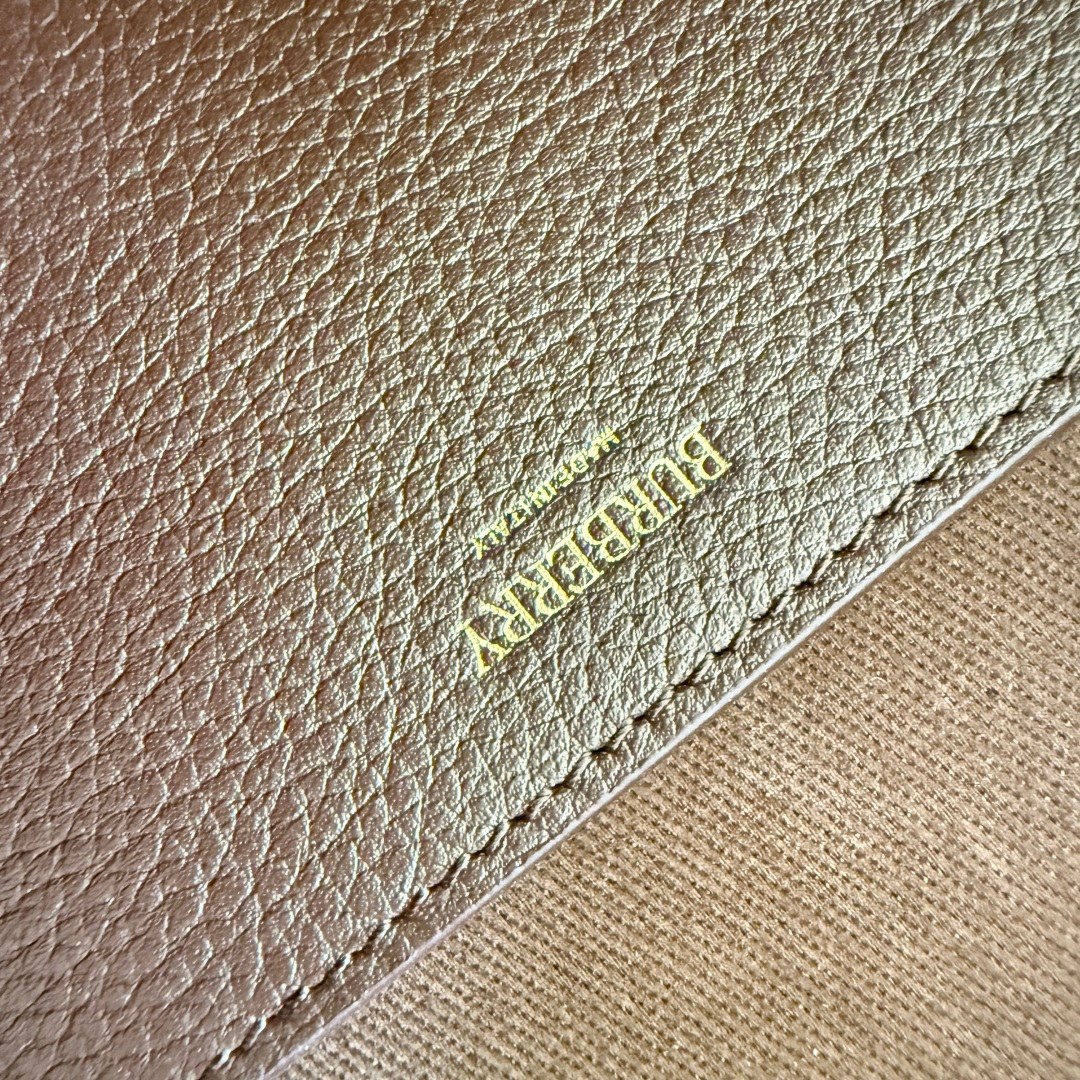 Bv*b*rry highlands bowling bag-33.5× 12.5x 17cm