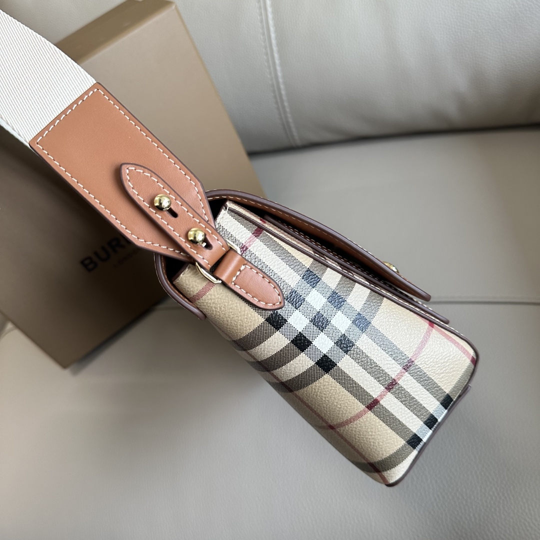 Bv*b*rry crossbody bag-25 x 8.5 x 18cm