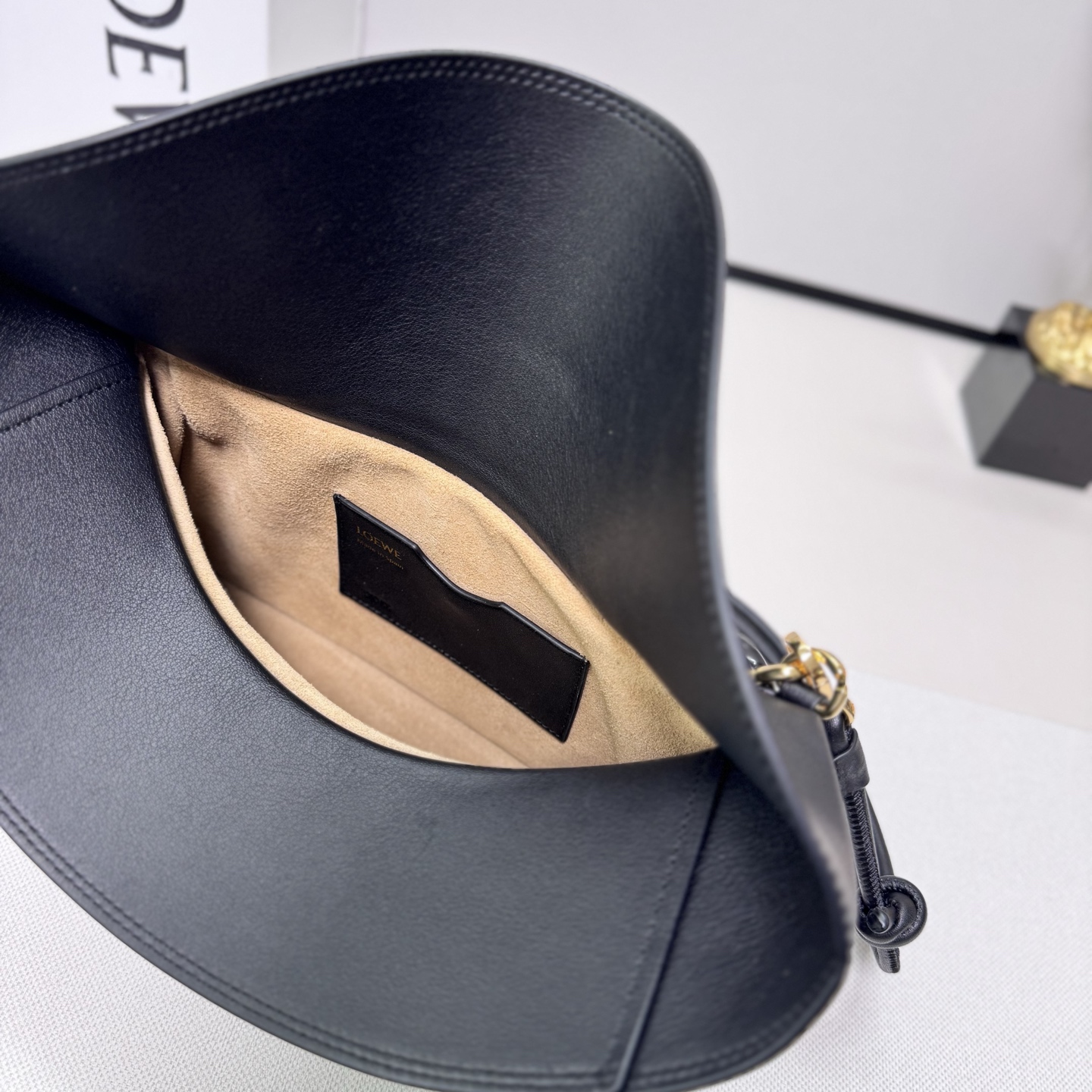 Lowee Ola Chain-Link Shoulder Bag-26*18*13CM
