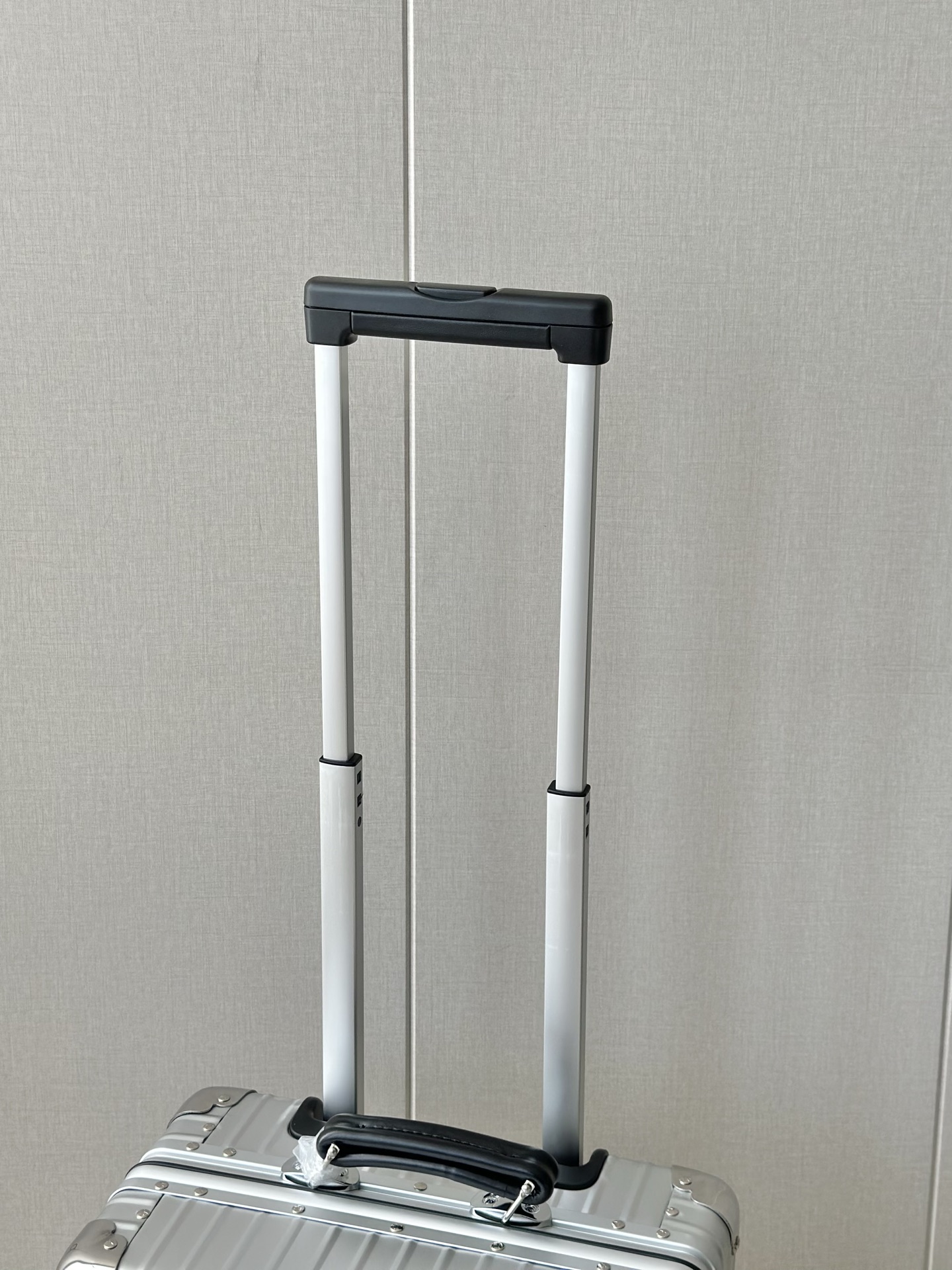 r1m0wa lU*gage-20inch(55×20×40m)