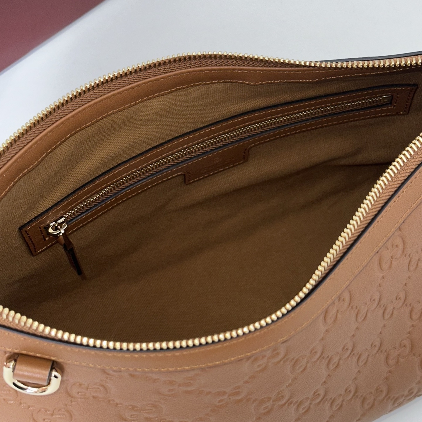 Gvc*1 Medium Emblem Shoulder Bag-30*19*11CM