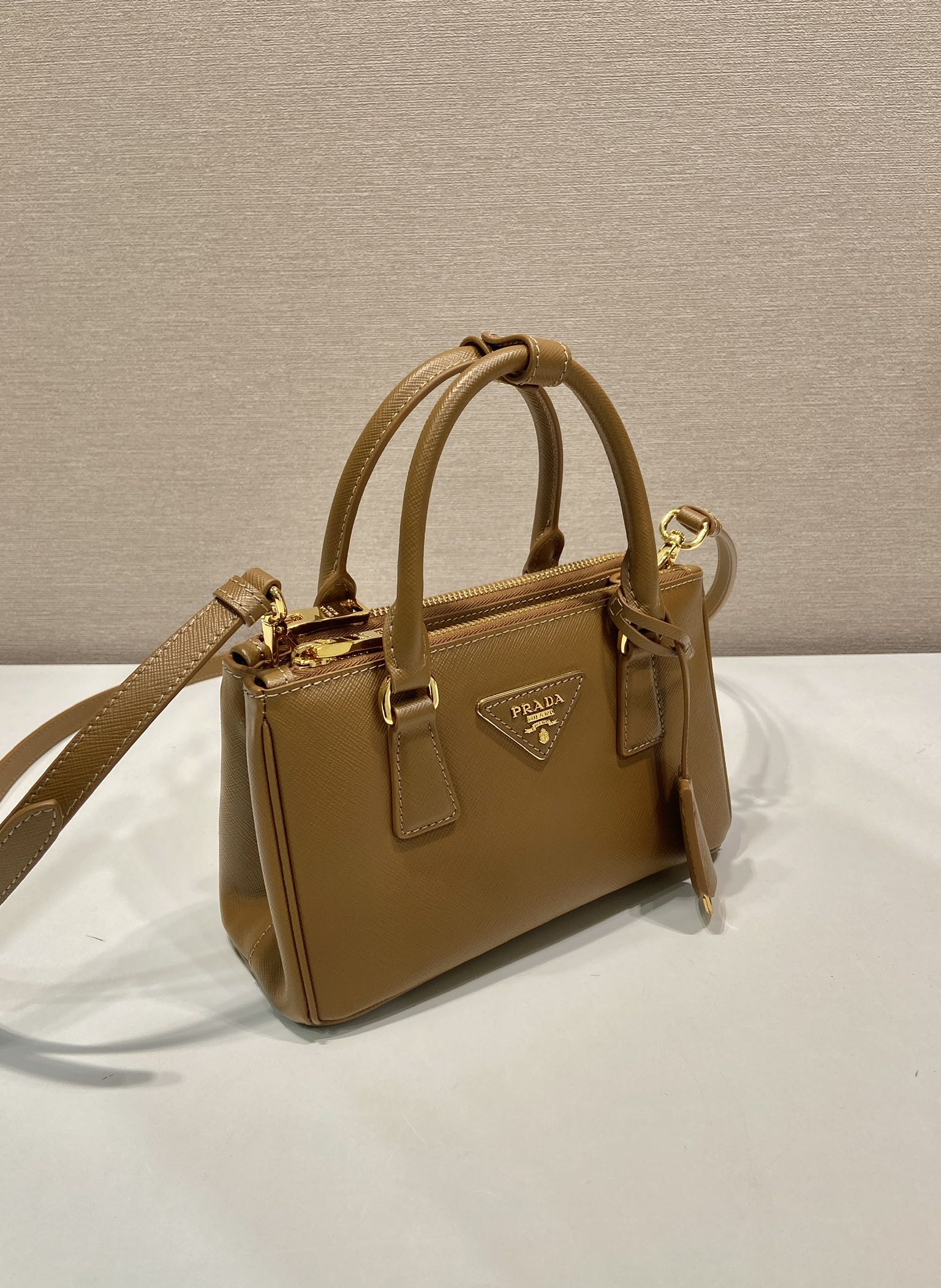 Pra*a Cameo Galleria Saffiano Leather Mini-Bag-1BA916-21*12.5*8.5CM