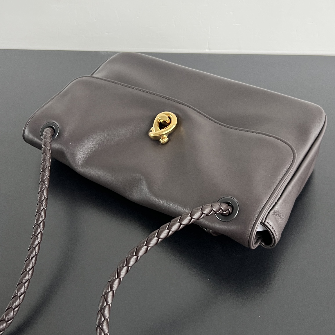 B0tt*ga Ven*ta Soft Lock Leather Shoulder Bag-27x16x6CM