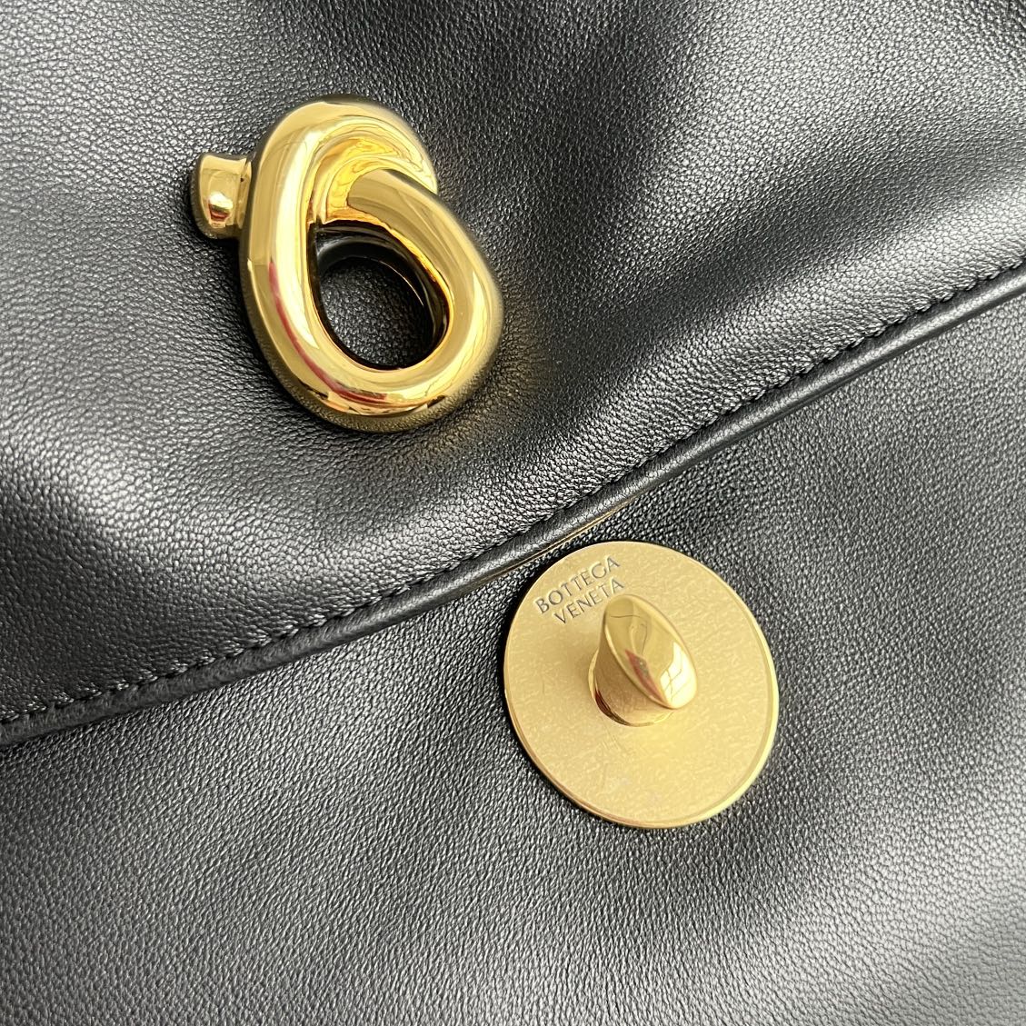 B0tt*ga Ven*ta Soft Lock Leather Shoulder Bag-27x16x6CM