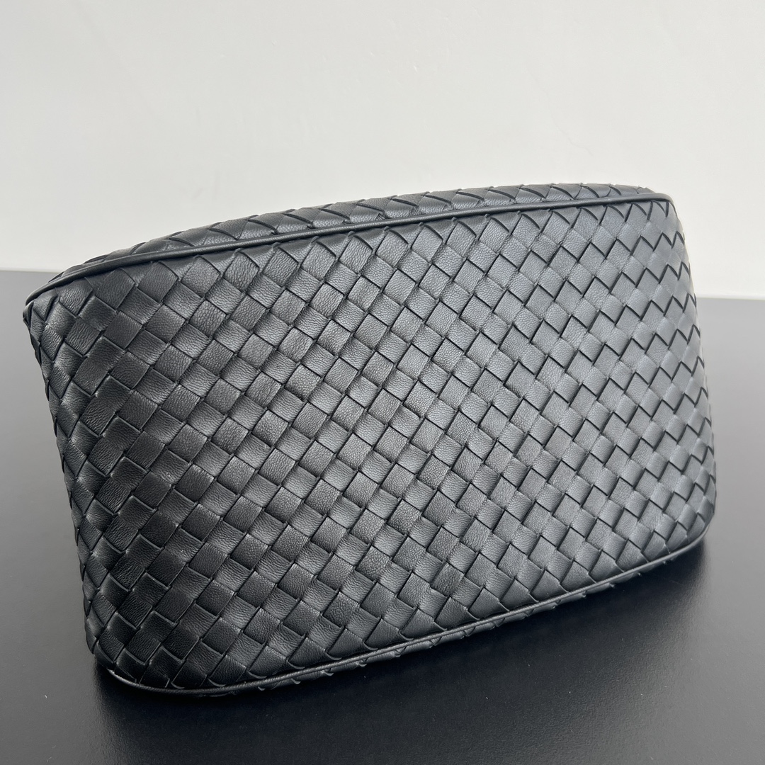 b0tt*ga Ven*ta women