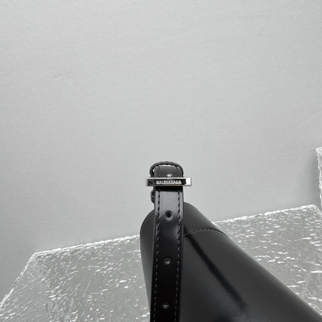 Ba1en*iaga hourglass bag-26*18*7cm