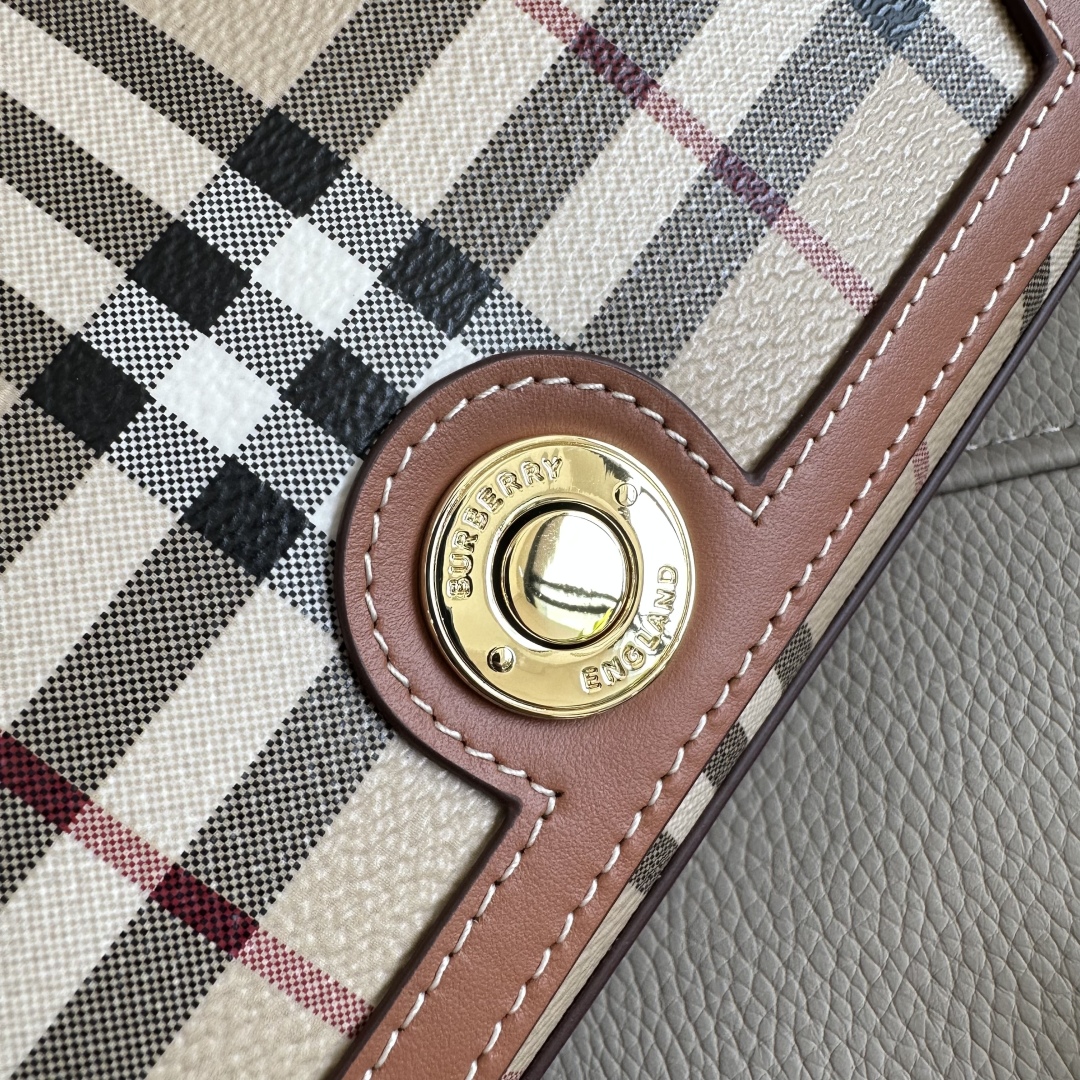 Bv*b*rry vintage bag-24 x 8 x 14ccm