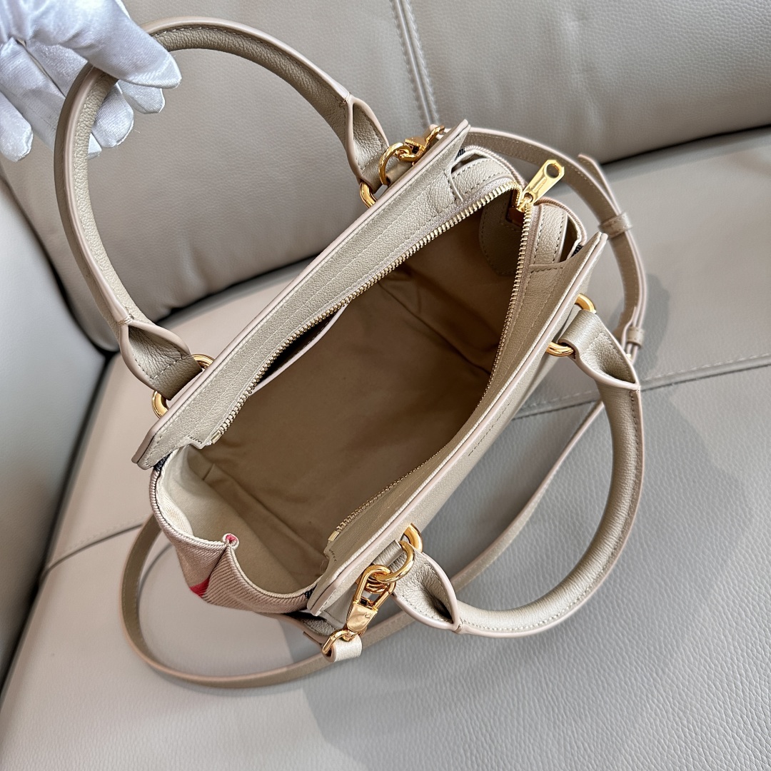 Bv*b*rry Canvas & Leather Tote-21/20/13CM