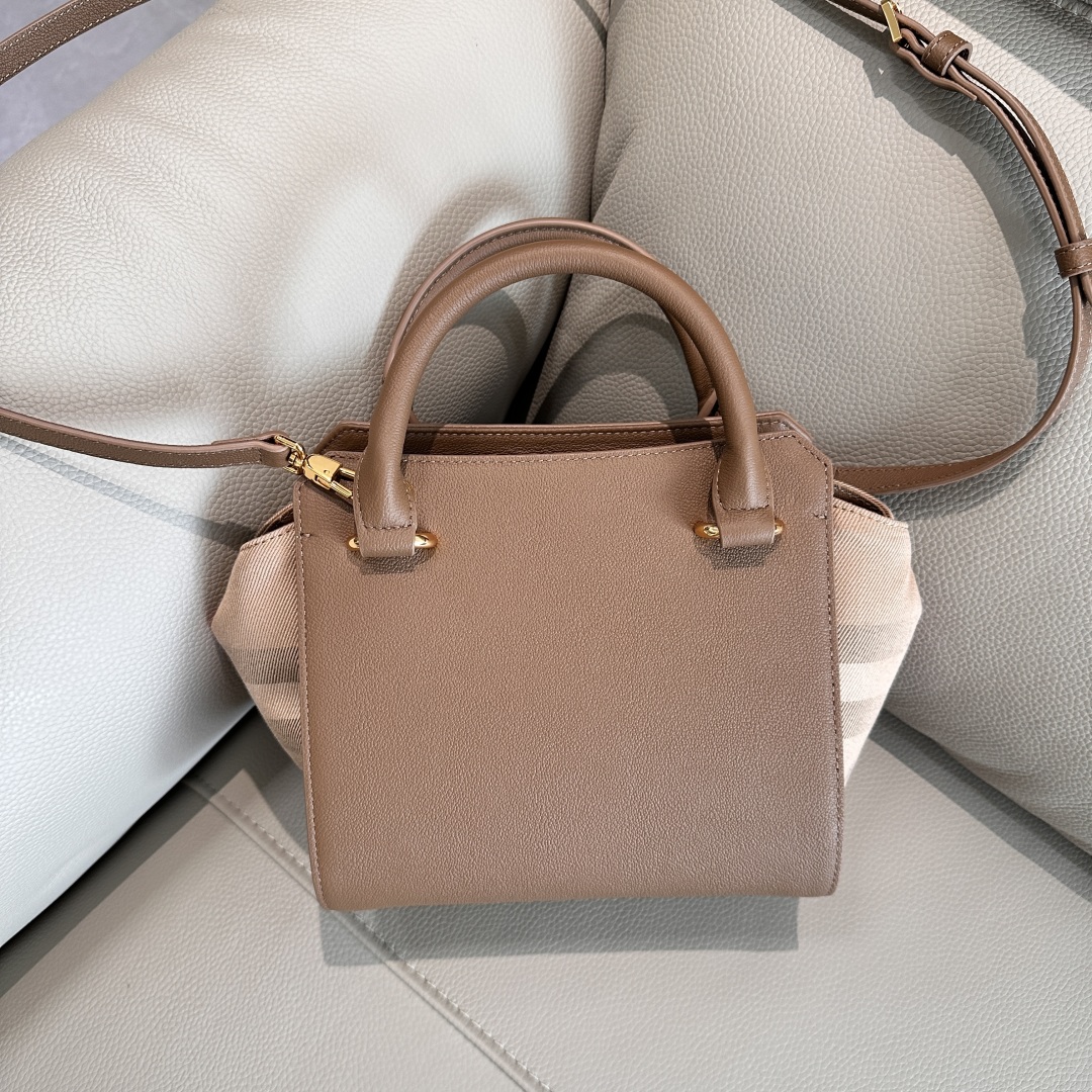 Bv*b*rry Canvas & Leather Tote-21/20/13CM