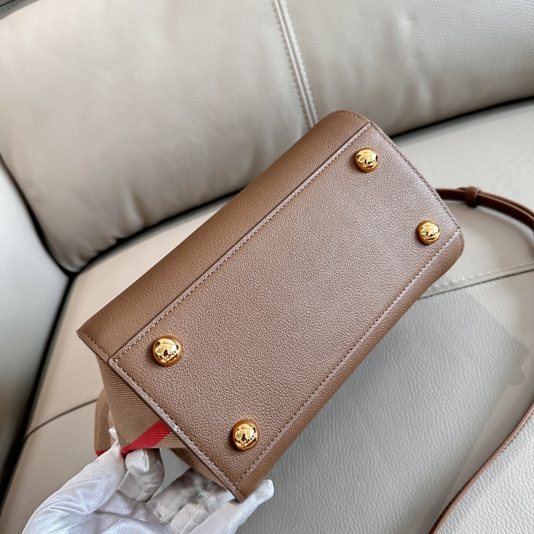 Bv*b*rry Canvas & Leather Tote-21/20/13CM