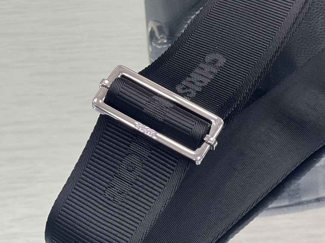 Diro Gallop Sling Bag Black Grained Calfskin-19*27.5*11.5CM