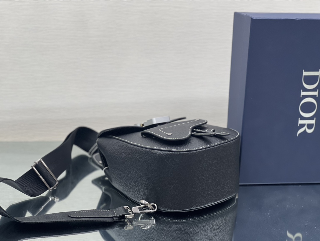 Diro Gallop Sling Bag Black Grained Calfskin-19*27.5*11.5CM