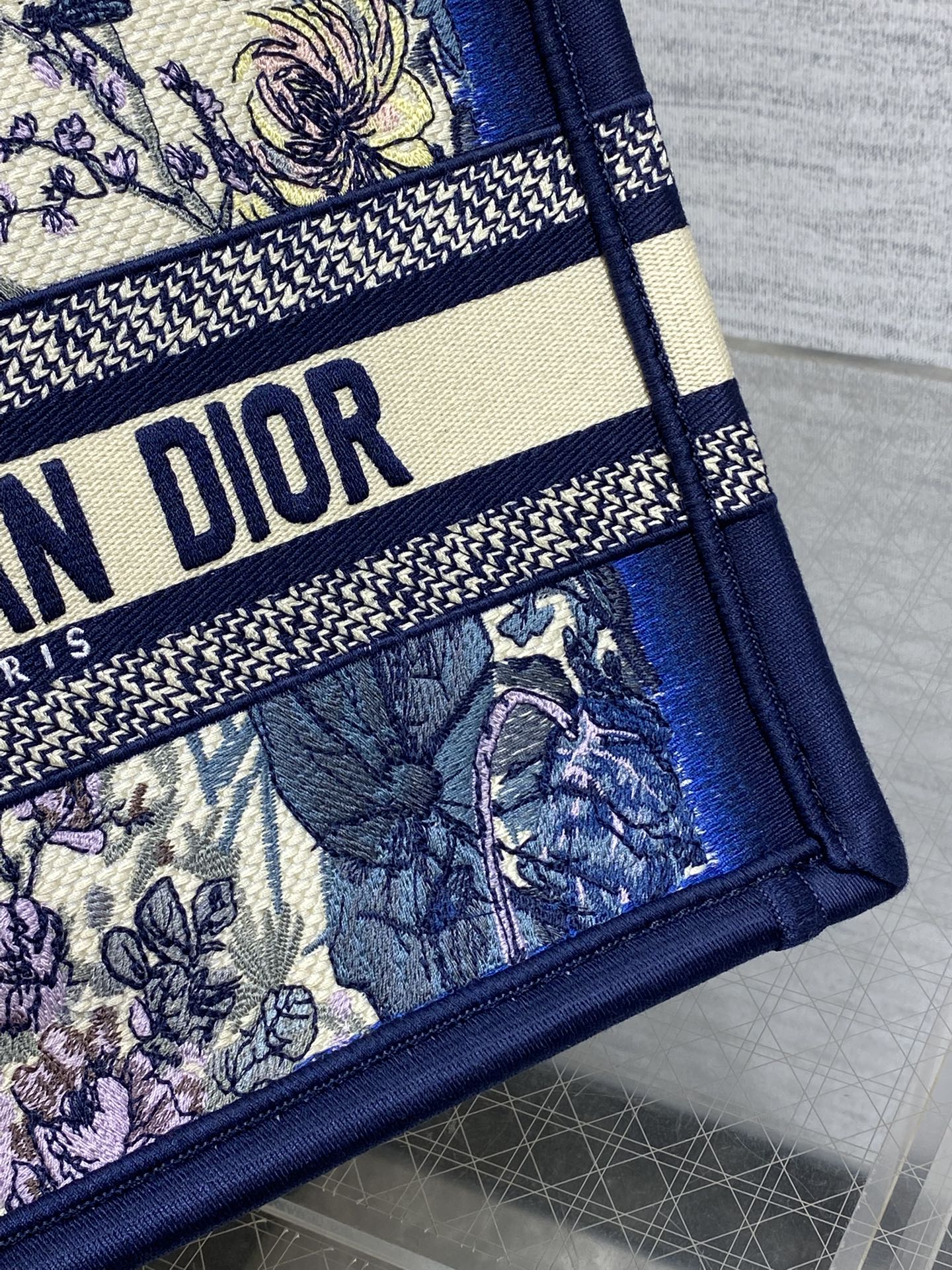 Diro Small Book Tote-26*8*22CM