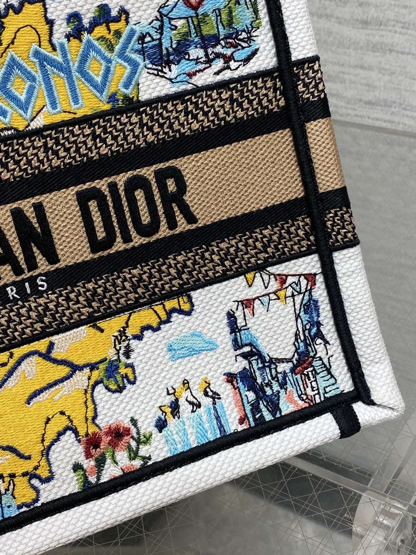 Diro Small Book Tote-26*8*22CM