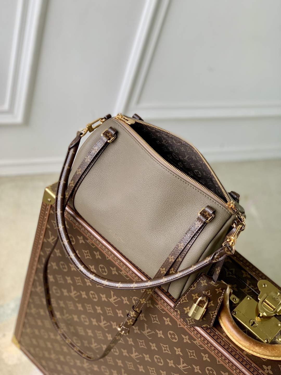 L0vis Vvtt0n Express Handbag-M26039-17 x 13.5 x 26CM