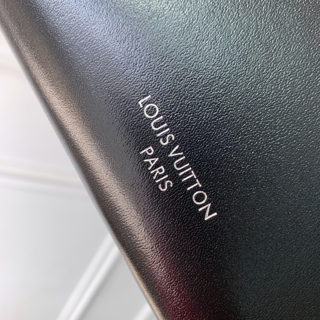 L0vis Vvtt0n Side Trunk -M14606-16 x 8.5 x 23.5CM