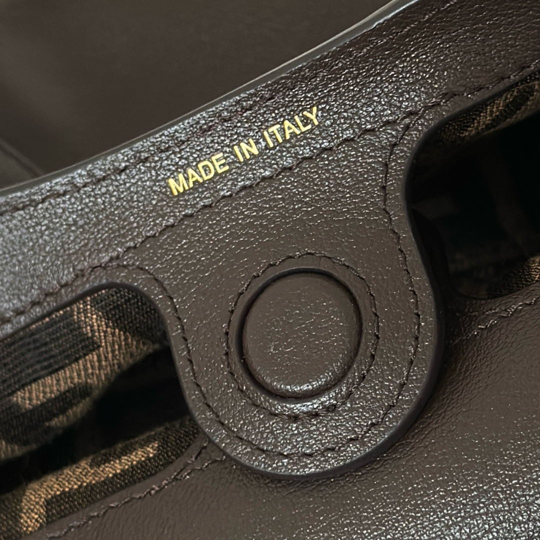 F**di Spy Bag -32*12*18CM