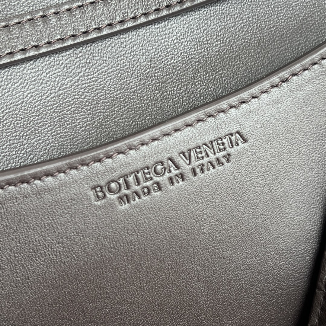 B0tt*ga Ven*ta Knot Lock Bag-25x16x5.5CM