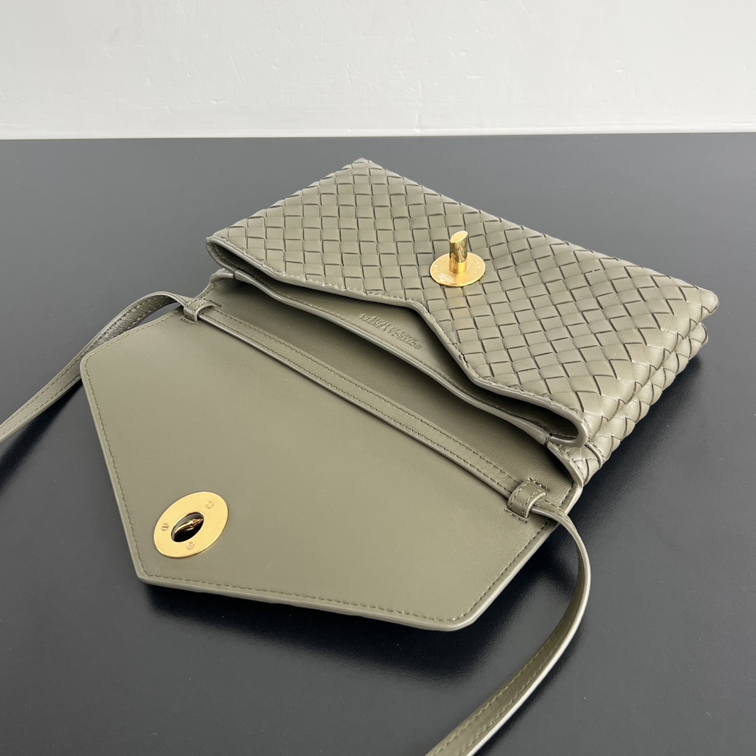 B0tt*ga Ven*ta Knot Lock Bag-25x16x5.5CM