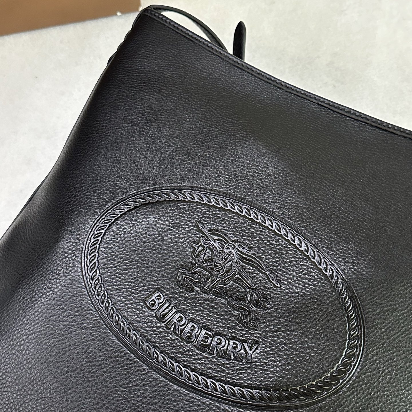 Bv*b*rry small highlands shoulder bag in sand-28.5 x 11.5x 31cm